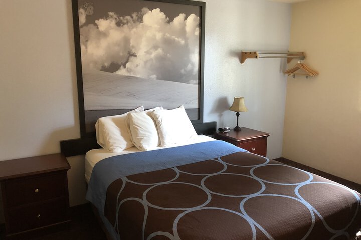Room 8 of 19