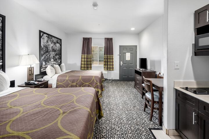 Room 12 of 21