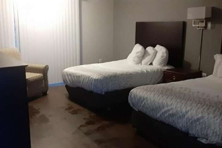 Room 32 of 37