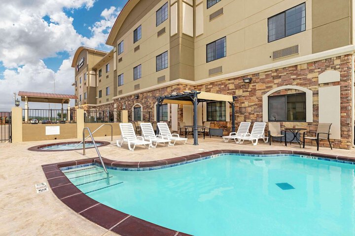 Pool 6 of 51