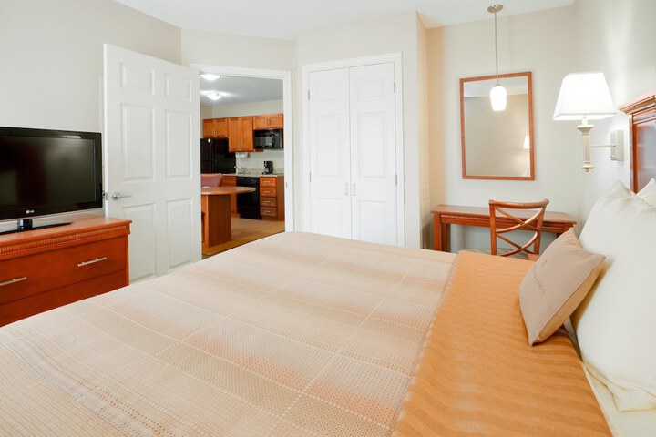 Room 48 of 61