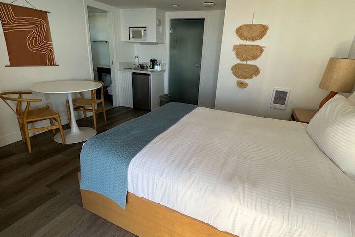 Room 8 of 88