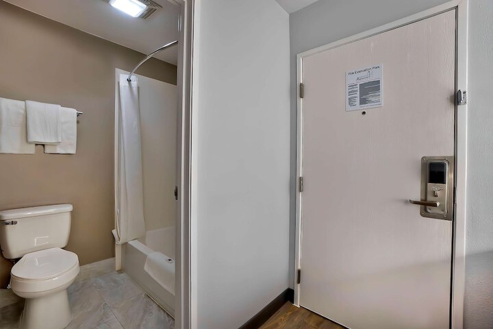 Room 28 of 37