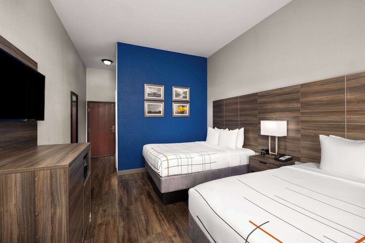 Room 27 of 42