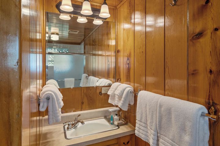 El Western Cabins & Lodges