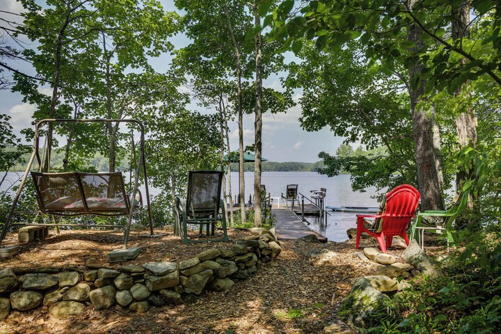 Maine Cottage w / Dock & Kayaks Near Augusta!