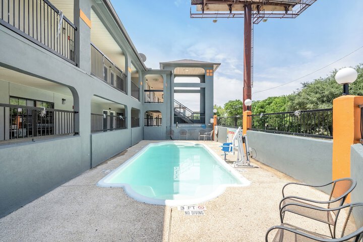 Pool 16 of 132