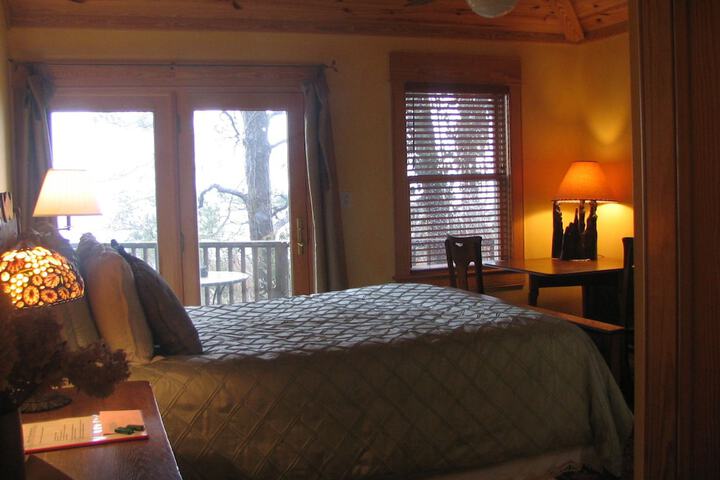 Cypress Moon Inn
