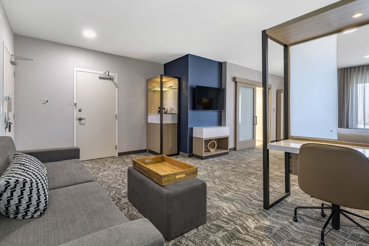 Room 16 of 21