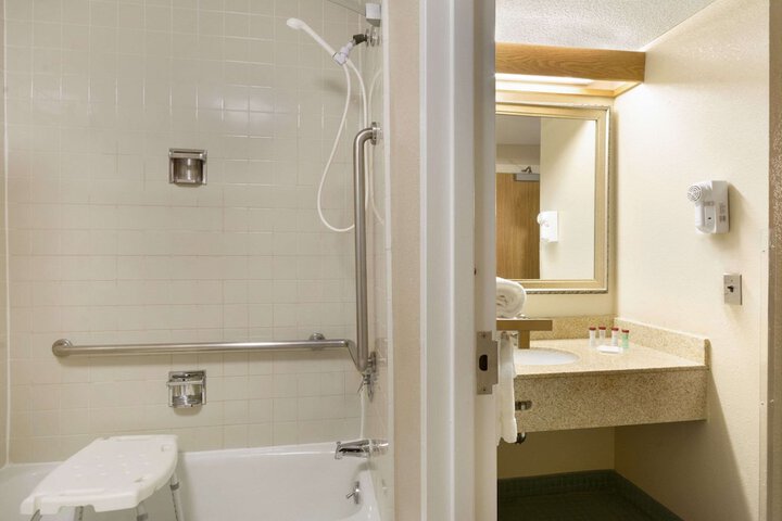 Room 12 of 24