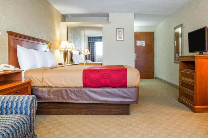 Econo Lodge Broken Arrow