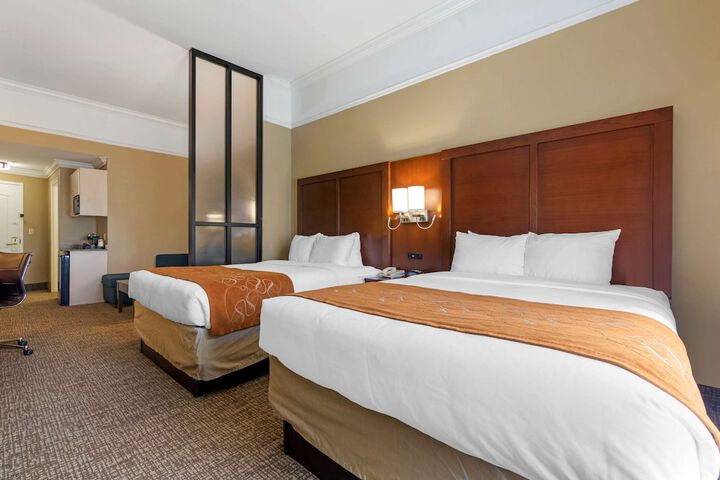 Comfort Suites Savannah North I-95