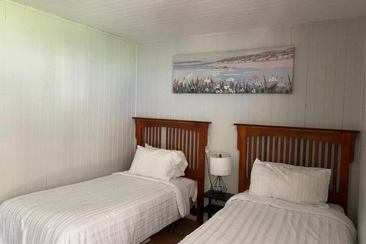 Merland Park Cottages and Motel