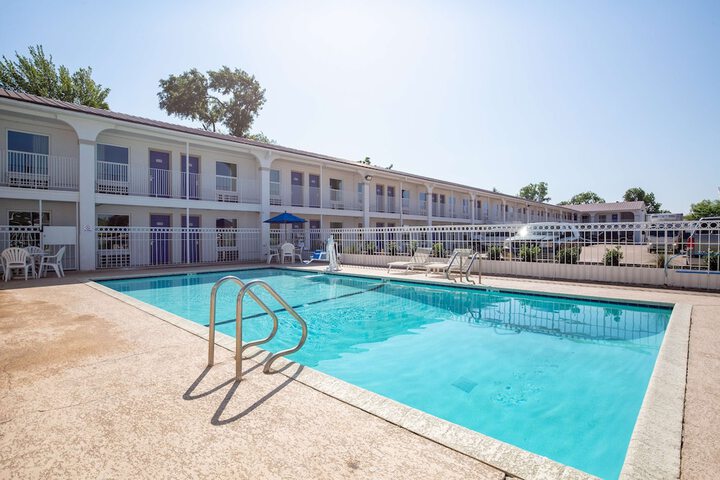 Motel 6 Bryan TX - University Area