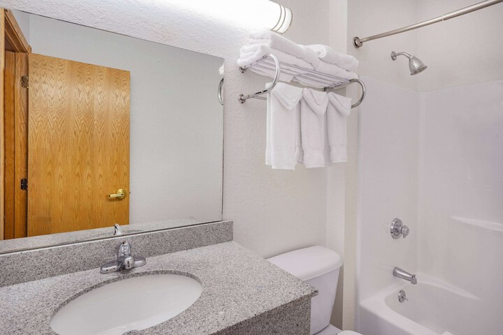 Ramada by Wyndham Keystone Near Mt. Rushmore