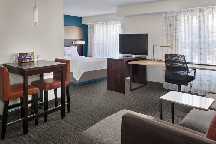 Room 11 of 19
