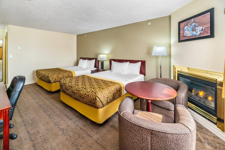 Econo Lodge Inn & Suites