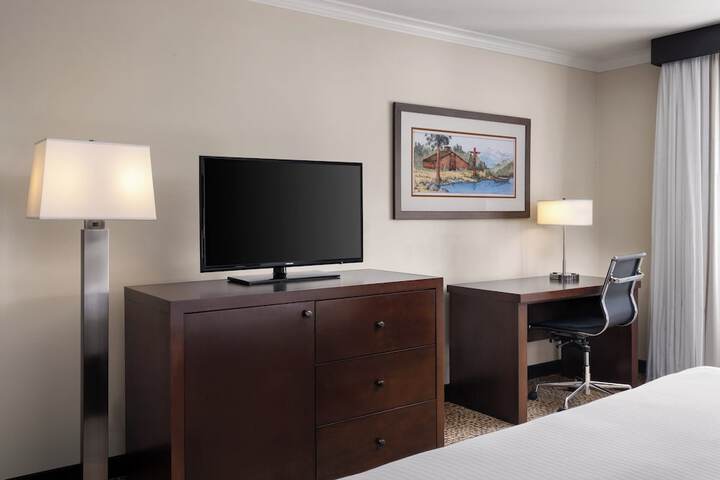 Room 36 of 74
