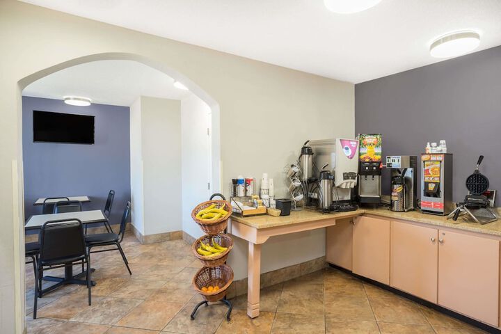 Breakfast/Coffee Service 15 of 17