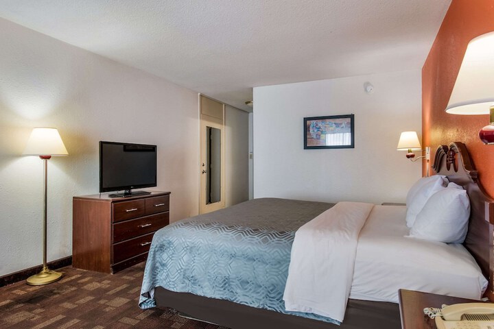 Room 22 of 26