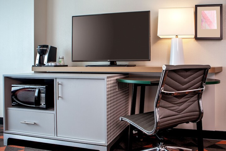 Room 22 of 38