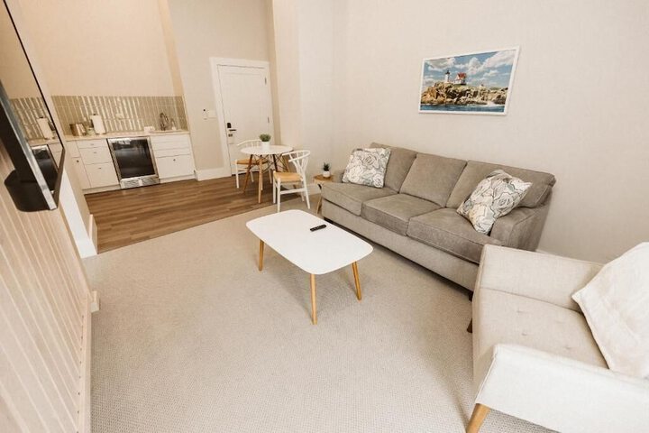 Grasshopper Inn