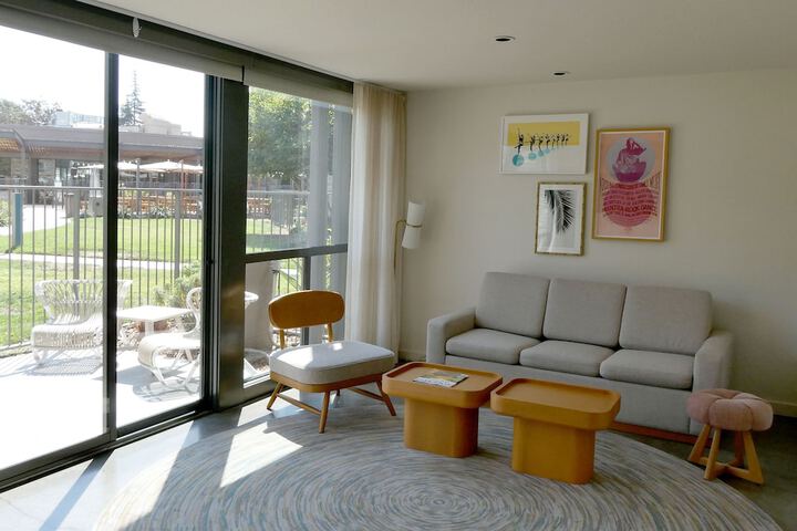 Room 50 of 82