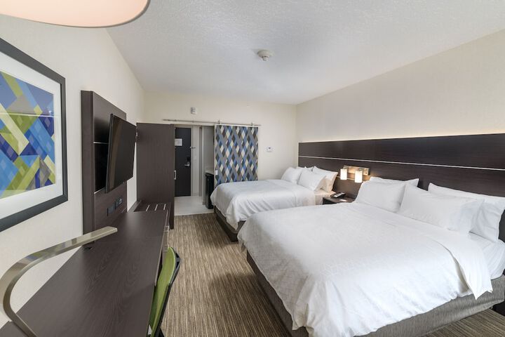 Room 43 of 69