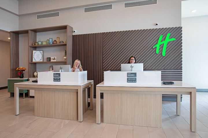 Hotel 5 of 65