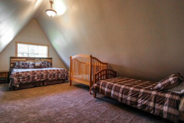 Hereford Cabin 693 - Five Bedroom Home