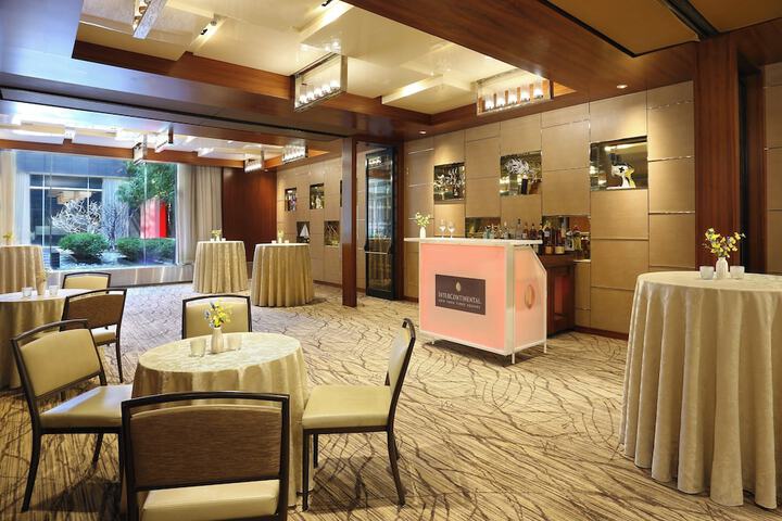 Ballroom/Hall 106 of 118