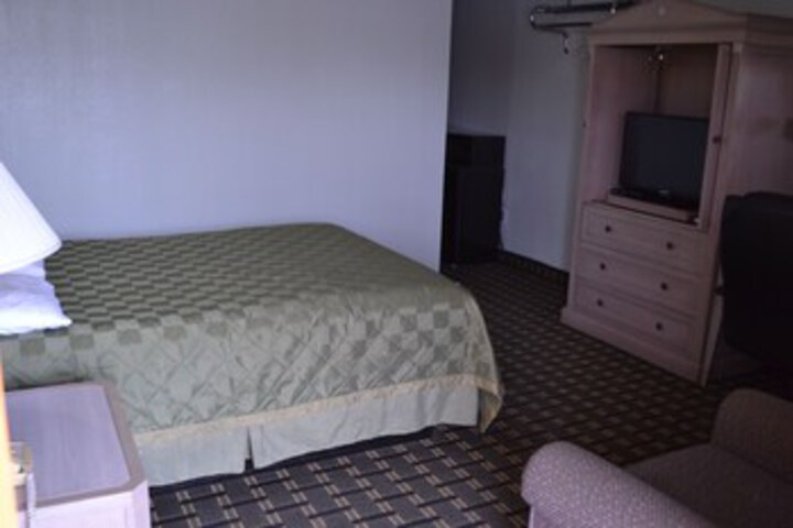 Lake Country Motel