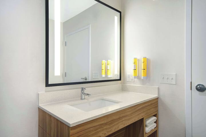 Room 40 of 52