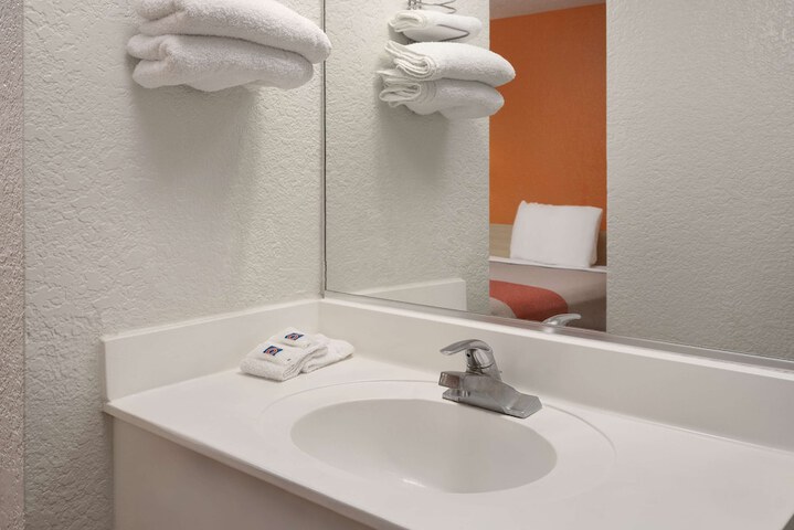 Room 15 of 22