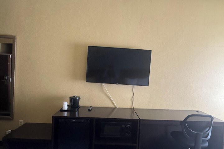 Room 11 of 35