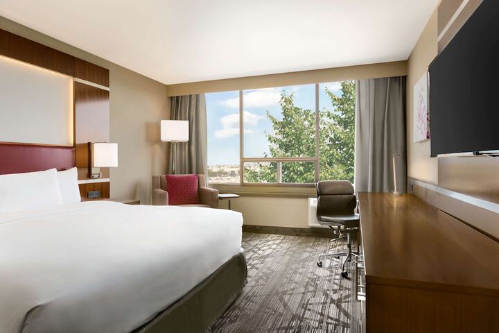 Room 16 of 40