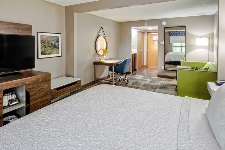 Room 12 of 33