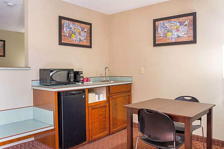 Econo Lodge Southeast