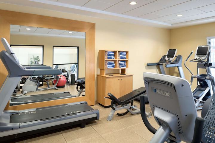 DoubleTree by Hilton Milwaukee - Brookfield
