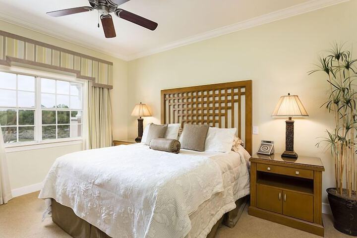 Room 12 of 27