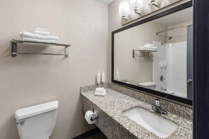 Days Inn by Wyndham Madisonville