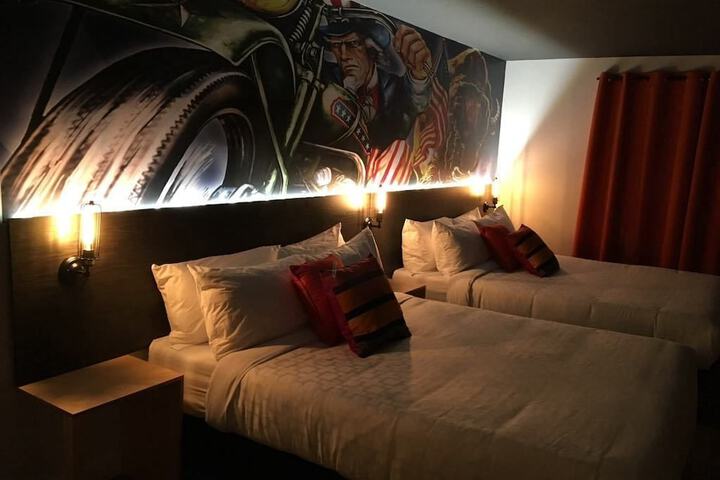 Room 32 of 50