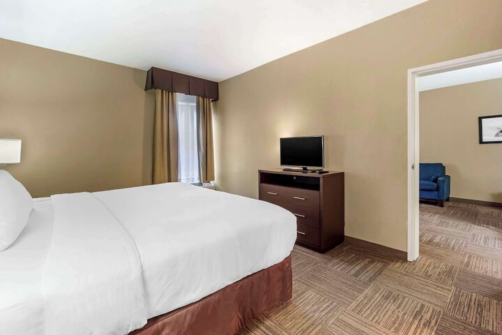 Room 13 of 38