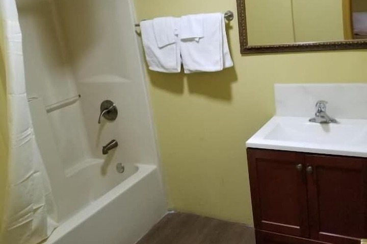 Room 7 of 14