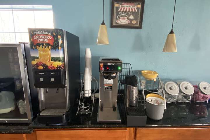 Breakfast/Coffee Service 27 of 34