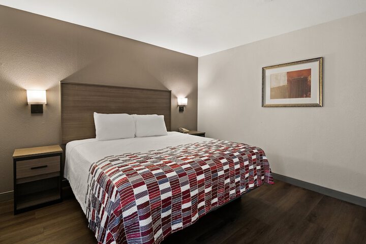Room 28 of 48