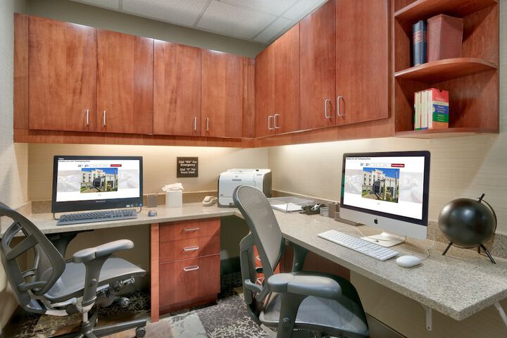 Business Center 38 of 39