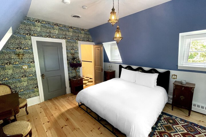 Room 21 of 46