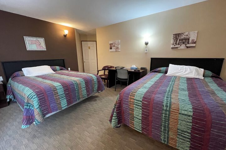 Room 32 of 47