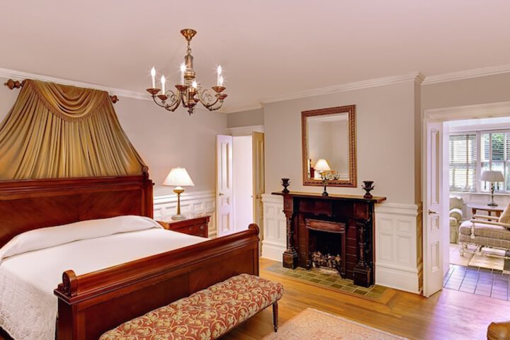 Room 33 of 63